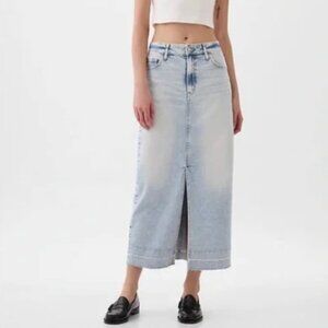 GAP Denim Midi Skirt in Light Wash Indigo, Size 28 / 6